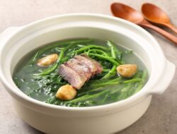 Resep Sayur Bayam Bening Pakai Suwir Ayam