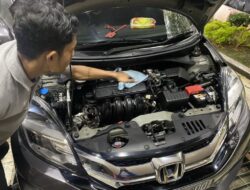 Inilah 3 Langkah Mudah Membersihkan Mesin Mobil, Hasilnya Kinclong