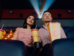 5 Arti Mimpi Menonton Film Bersama Pasangan, Ternyata Jadi Pertanda Merindukan Momen Ini dalam Hubungan Lho, Simak Penjelasannya