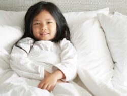 5 Cara Melatih Anak Tidur Sendiri di Kamarnya