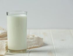 Bukannya Sehat Malah Celaka, Minum Susu Tidak Boleh Dicampur dengan Bahan Ini, No. 3 Sering Disebut Lebih Bergizi