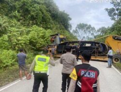 Jembatan Busui Paser Ambruk Ditabrak Truk,Jalan Kaltim-Kalsel Terputus,Dialihkan ke Jalur Hauling