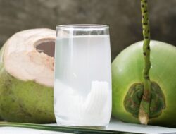 Coba Rebus Air Kelapa Lalu Minum Saat Hangat Ternyata Punya Sederet Manfaat Ini