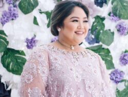 Tips Memilih Model Kebaya untuk Tubuh Berisi