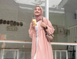 Baju Pink Salem Cocok Dengan Jilbab Warna Apa? Cek Inspirasinya Ini