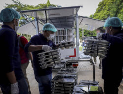 Foto: Geliat Petugas SPPG Siapkan Makanan Gratis Bergizi