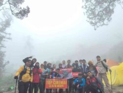 Tembok Putih di Pucak Jabar, Ciremai 3.078 Mdpl