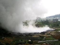 Gunung Dieng Tiba-tiba Letuskan Lumpur Hari Ini, Simak Penjelasan Badan Geologi