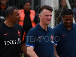 Ruud Gullit Sudah Tanya Louis Van Gaal Soal Rumor Jadi Direktur Teknik Timnas Indonesia: Dia Bilang Tidak Akan Terjadi