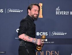 Gaya Kieran Culkin di Golden Globes 2025, Sabet Penghargaan Aktor Pendukung Terbaik