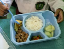 Kata Kepsek Soal MBG: Bantu Ortu Tak Siapkan Bekal & Hindari Anak Makan Instan