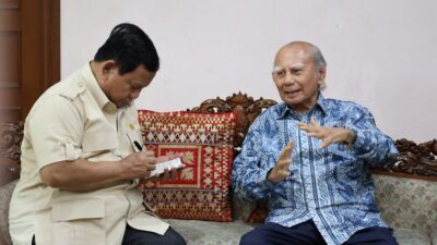 Prabowo Kunjungi Emil Salim yang Pernah Dikasari Arteria Dahlan, Minta Maaf Baru Datang