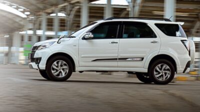 Mobil SUV Murah dan Nyaman, Spesifikasi dan Harga Toyota Rush 2015