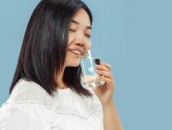 Minum Air Dingin atau Hangat, Mana yang Lebih Cepat Turunkan Berat Badan? Ini Jawabannya