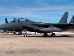 Boeing Mengirimkan F-15E Strike Eagle Pertama yang Dilengkapi Sistem Perang Elektronik Canggih