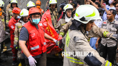 Korban Meninggal di Kebakaran Glodok Diduga Kuat Kru Pesawat, dari Pramugari Hingga Pilot