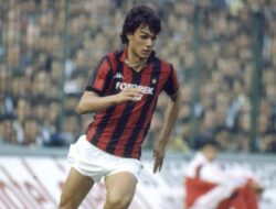 SEJARAH HARI INI – Umur Masih Setara Pelajar Kelas 10, Paolo Maldini Lakukan Debut Bersama AC Milan di Liga Italia