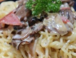 Level Up Mie Instanmu 4 Resep Indomie Hacks yang Wajib Kamu Coba,Cocok Buat Anak Kos.