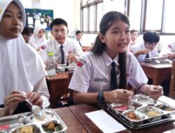 Pelajar Semarang Curhat ke Guru, Uang Saku Dipotong karena Program Makan Bergizi Gratis