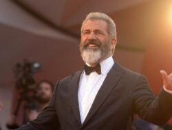 Rumahnya di Los Angeles Terbakar, Mel Gibson Tercengang karena Ayam