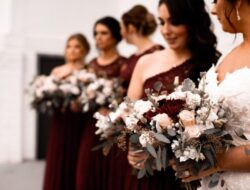 10 Ide Model Baju Bridesmaid Sederhana dan Elegan