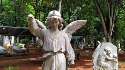 Dark Tourism: Menyusuri Jejak Makam Peninggalan Belanda di Museum Prasasti