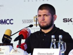 Maskapai Buka Suara Usai Usir Khabib dari Pesawat, Tanpa Kata Maaf