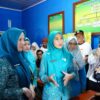 Henny Wahid Mengunjungi Posyandu Pematang Kapau untuk Memeriksa Pelaksanaan 6 Standar Pelayanan Minimal (SPM)