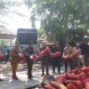 Polres Bengkalis Menghancurkan 1 Ton Bawang Merah dan Ratusan Ban Bekas Ilegal