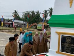 Bupati Inhu Resmikan Tugu Monumen Sebagai Ikon Baru di Desa Kelawat