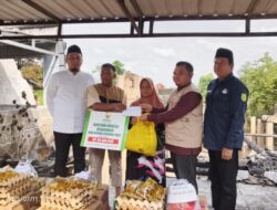 Baznas Riau Salurkan Dana Bantuan Rp40 Juta kepada Warga yang Terkena Dampak Kebakaran di Inhu