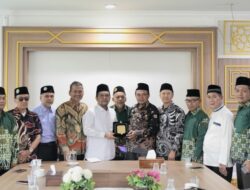 Rektor UMRI Memaparkan Program Wakaf dan Globalisasi saat Menerima Kunjungan PD Muhammadiyah Langkat