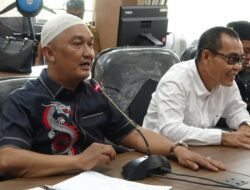 Guru Yang Kontraknya Dihentikan Mengadu Nasib ke DPRD Inhil