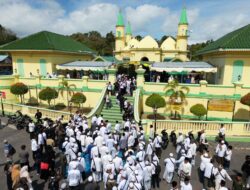 Ribuan Jemaah dari Tiga Negara Memadati Masjid Sultan Riau untuk Haul Syekh Syihabuddin