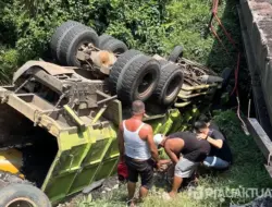 Truk Batu Bara Rem Blong, Sopir Tewas Terjepit di Kabin