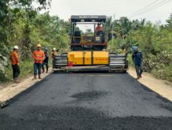 Pemko Pekanbaru Melakukan Pembaruan Aspal Jalan Sukamaju Rumbai, Progres Capai Setengahnya