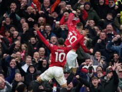 Manchester United Menang 3-1 Melawan Aston Villa, Gol oleh Casemiro, Cunha, dan Sesko Menentukan Hasil Pertandingan.
