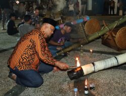 Dentuman Meriam Buluh Menggema di Kota Siak Membuat Malam Ramadhan Semakin Meriah