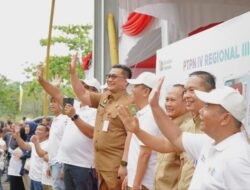 Sekda Riau Menyaksikan Momen Haru Mudik Gratis: Kebahagiaan Masyarakat Diprioritaskan