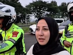 Pemudik Tertinggal di Rest Area Cipali Viral, Dijemput Polisi Menggunakan Motor Gede