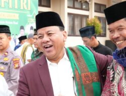 Bupati Suhardiman Amby Memimpin Shalat Idul Fitri di Kuantan Hilir