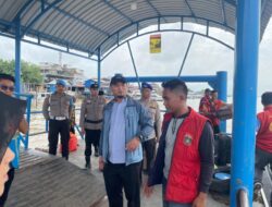 Petugas Memberikan Pengamanan Mudik di Pelabuhan Pelindo Tembilahan