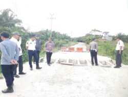 Polisi Ingatkan Bahaya Melintas Jembatan Sungai Lintang Meski Ditutup