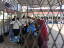 Ribuan Pembesuk Membludak di Rutan Batam Selama Kunjungan Lebaran