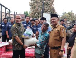 Wali Kota Pekanbaru Memberikan Bantuan kepada Korban Kebakaran di Jalan Ahmad Yani