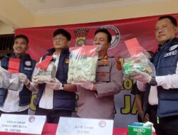 Tiga Warga Riau Ditangkap di Jambi, Mengangkut 5 Kg Sabu dan Ribuan Pil Ekstasi dengan Menggunakan Motor