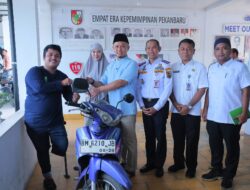 Wali Kota Pekanbaru Memberikan Bantuan Sepeda Motor kepada Warga Berkebutuhan Khusus
