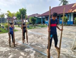 MTsN 3 Bengkalis Memperkenalkan Permainan Tradisional dengan Praktik Permainan Enggrang