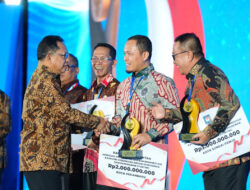 Wali Kota Pekanbaru Agung Nugroho Dianugerahi Penghargaan Nasional untuk Memerangi Kemiskinan dan Stunting