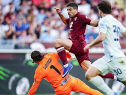 Inter gagal mempertahankan keunggulan dua gol saat bermain imbang 2-2 dengan Torino dalam laga yang dramatis